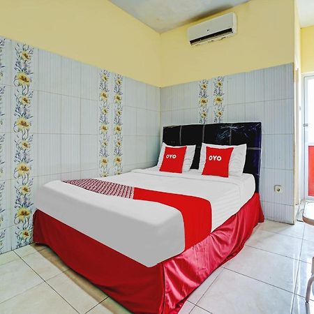 Oyo 90238 Hotel Nusantara Cirebon Exterior foto